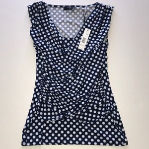 New TAHARI woman’s sleeveless blouse size XS